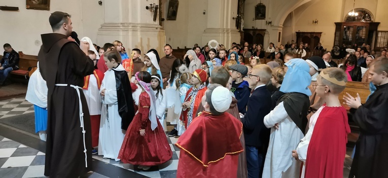 Bal Wszystkich Świętych w parafii pw. św. Karola Boromeusza w Wołowie