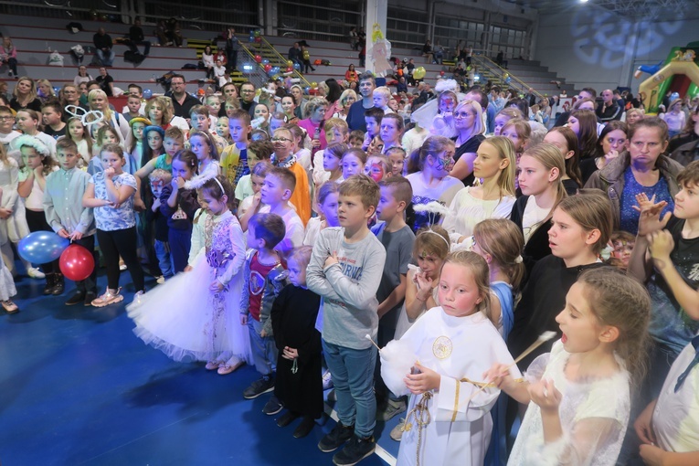Płock. Bal Wszystkich Świętych