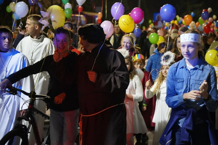 Marsz Wszystkich Świętych w Kątach Wrocławskich