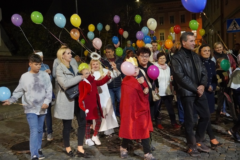Marsz Wszystkich Świętych w Kątach Wrocławskich