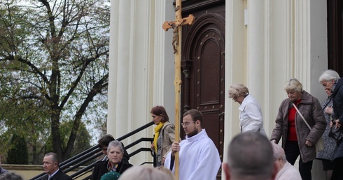 Nabożeństwo na cmentarzu