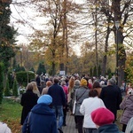 Nabożeństwo na cmentarzu Centralnym