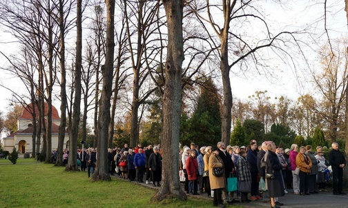 Bóg jest miłośnikiem życia, skąd więc śmierć? 