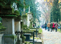 ▲	To jedna z najstarszych nekropolii w Polsce.