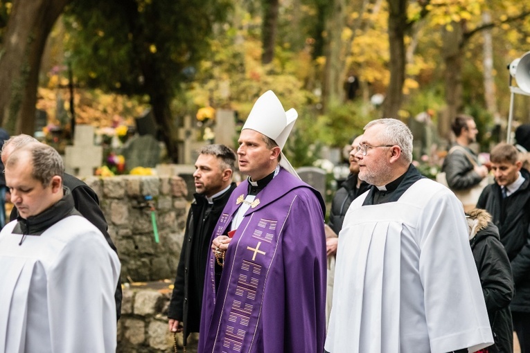 Modlitwa na cmentarzu Srebrzysko 2022