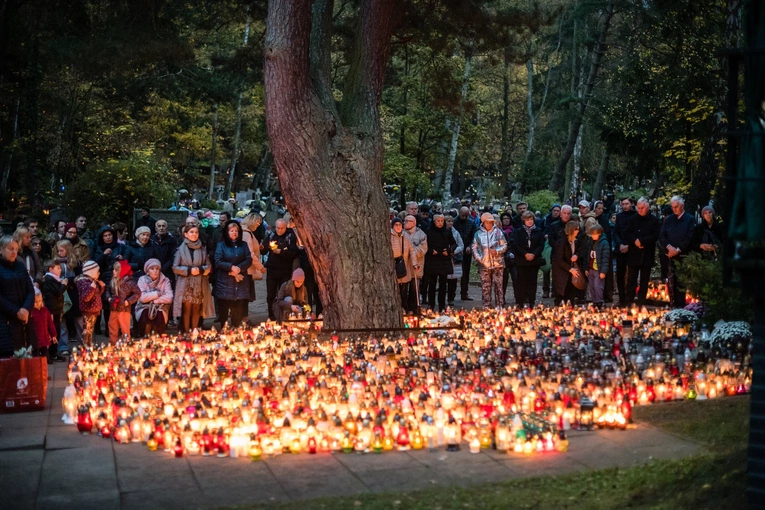 Modlitwa na cmentarzu Srebrzysko 2022