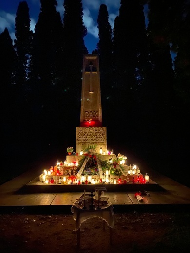 Msza na Cmentarzu Żołnierzy Włoskich - modlitwa Pastoral Centre