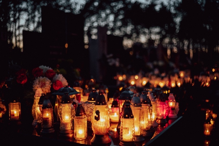 Cmentarze w Skierniewicach, Makowie, Sochaczewie