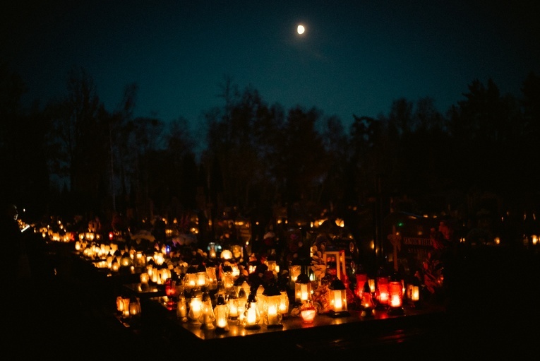 Cmentarze w Skierniewicach, Makowie, Sochaczewie