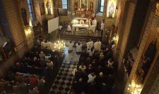 Apostazja, wypisanie się z Kościoła a może schizma?