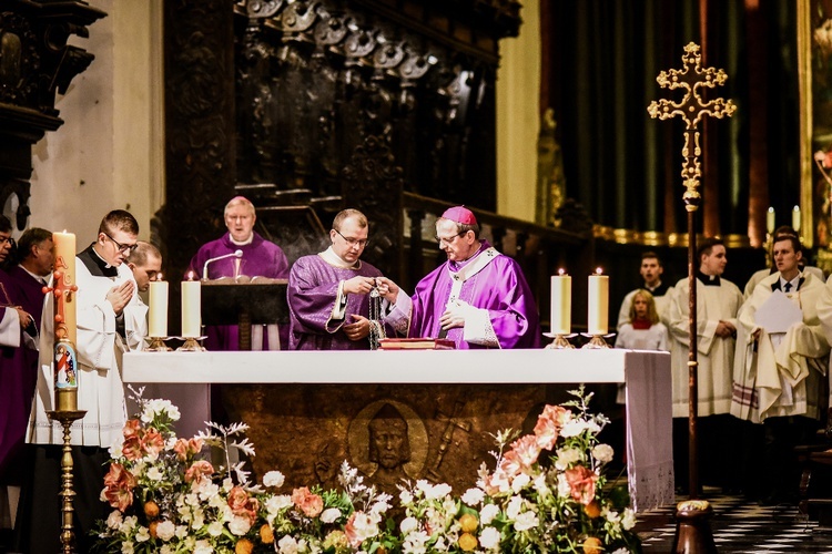 Msza św. w intencji zmarłych biskupów i kapłanów