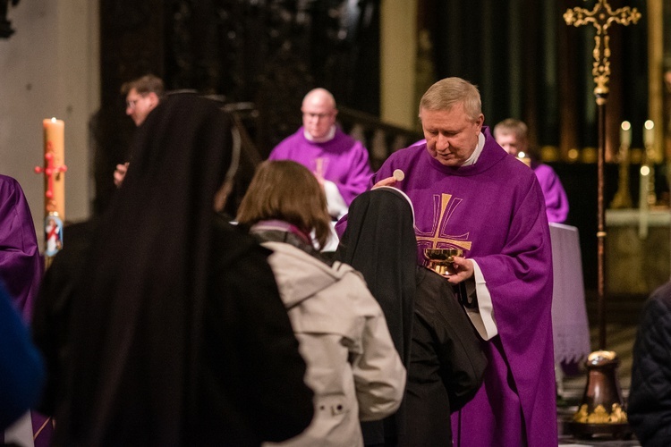 Msza św. w intencji zmarłych biskupów i kapłanów