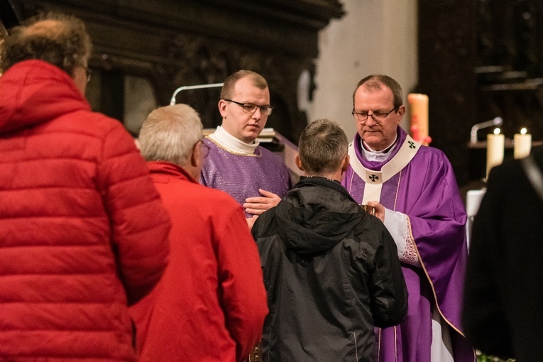 Msza św. w intencji zmarłych biskupów i kapłanów