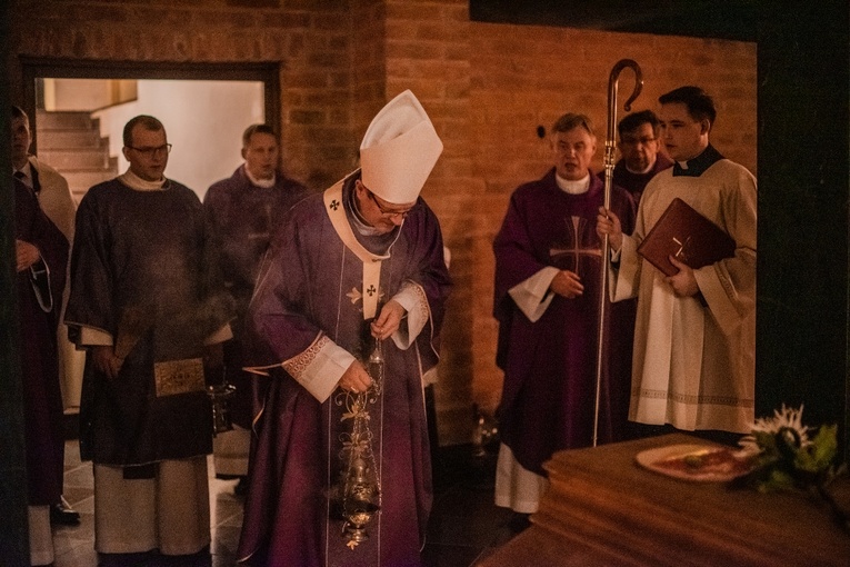 Msza św. w intencji zmarłych biskupów i kapłanów