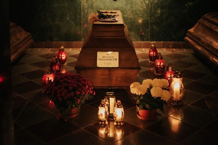 Msza św. w intencji zmarłych biskupów i kapłanów