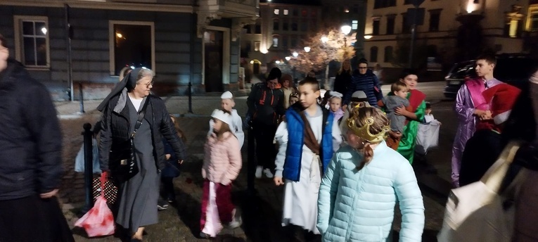 Parada i Bal Świętych w Nowej Rudzie