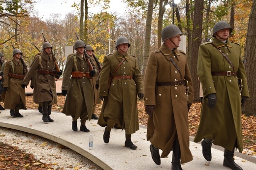 Powrót bohaterów na Westerplatte