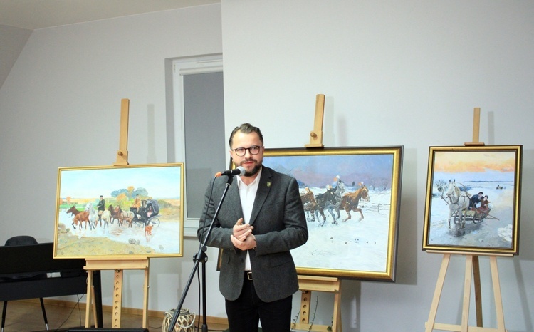 Wernisaż wystawy poświęconej ks. Radosławowi Chałupniakowi w Łubnianach