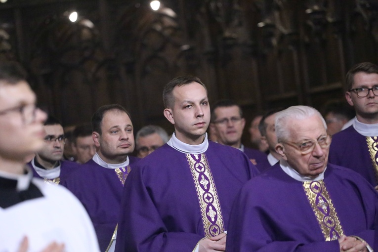 Modlitwa za zmarłych biskupów