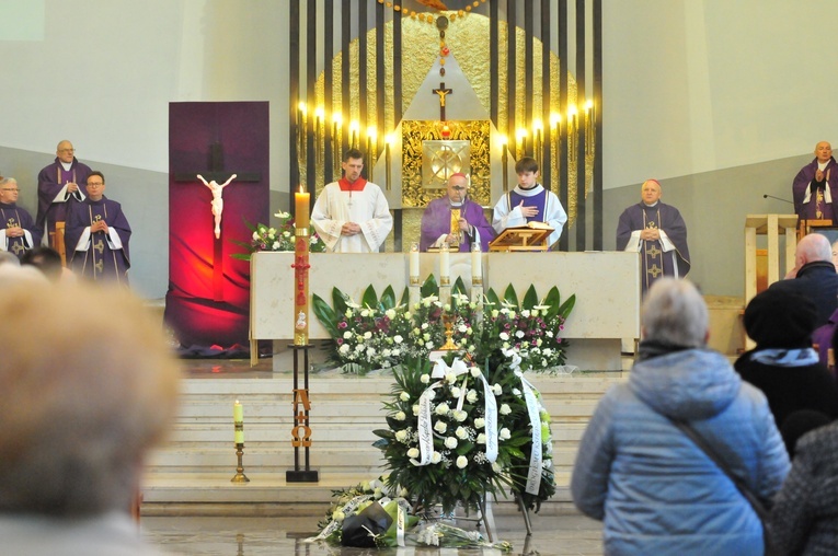 Msza św. żałobna za ks. Stanisława Dziwulskiego