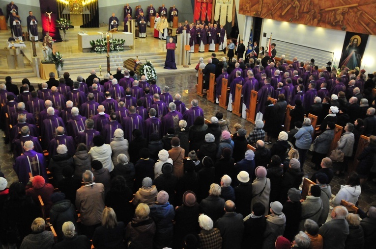 Msza św. żałobna za ks. Stanisława Dziwulskiego