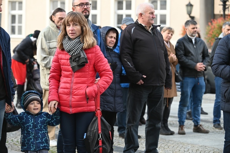 Świdnica. Różaniec na ulicach nie tylko na mężczyzn