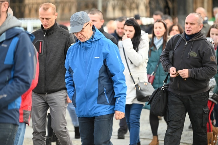 Świdnica. Różaniec na ulicach nie tylko na mężczyzn