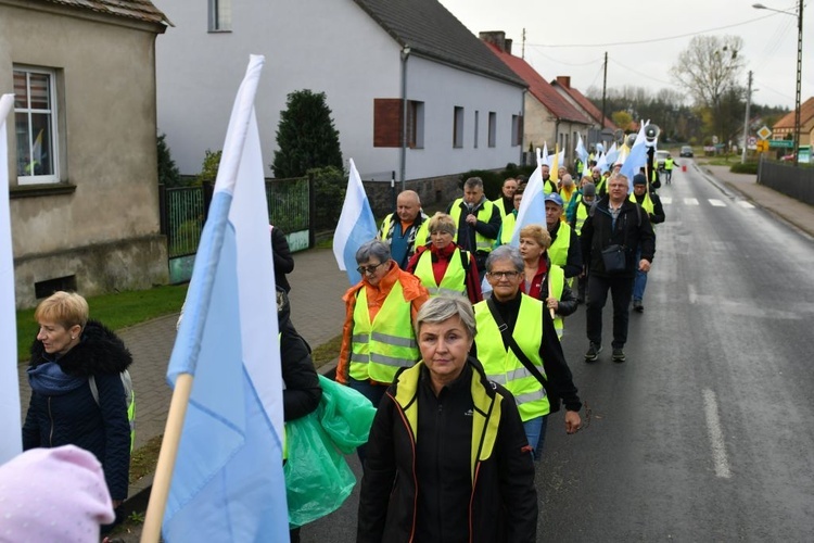 Pielgrzymka w pierwszą sobotę miesiąca z Międzyrzecza do Rokitna