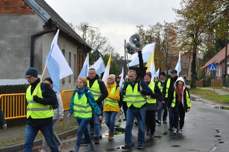 Pielgrzymka w pierwszą sobotę miesiąca z Międzyrzecza do Rokitna