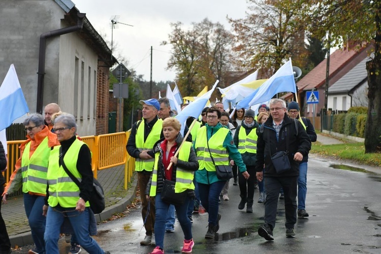 Pielgrzymka w pierwszą sobotę miesiąca z Międzyrzecza do Rokitna