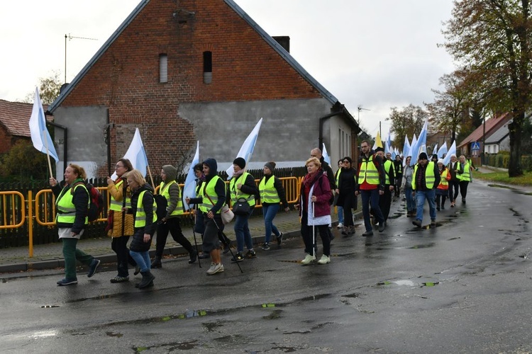 Pielgrzymka w pierwszą sobotę miesiąca z Międzyrzecza do Rokitna