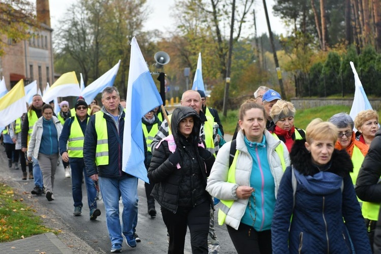 Pielgrzymka w pierwszą sobotę miesiąca z Międzyrzecza do Rokitna