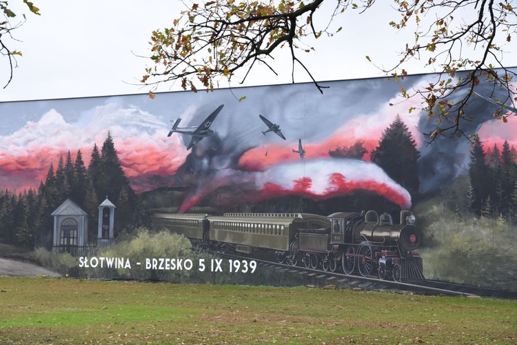 Mural w Brzesku Słotwinie