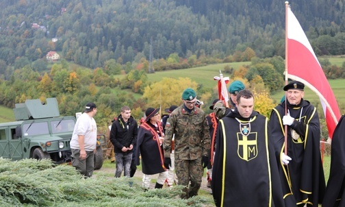 W zaduszkowej uroczystości uczestniczyli tm.in. Rycerze św. Jana Pawła II i członkowie Związku Podhalan.