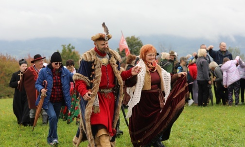 Zaduszkowa modlitwa za bohaterów polskiej historii - na Matysce w Radziechowach