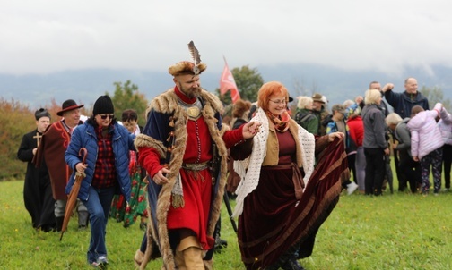 Zaduszkowa modlitwa za bohaterów polskiej historii - na Matysce w Radziechowach