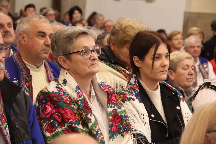 Tarnów. Pielgrzymka flisaków do katedry