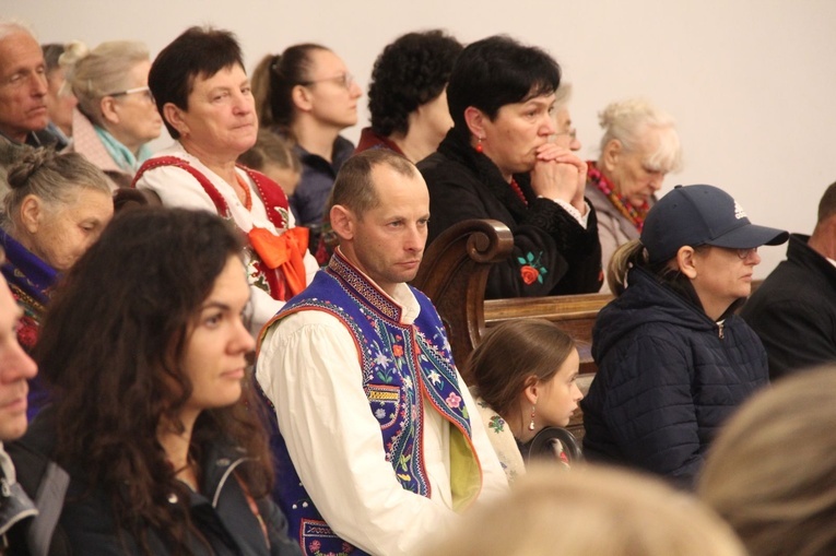 Tarnów. Pielgrzymka flisaków do katedry