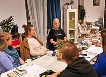 Pomagaj z sercem i głową