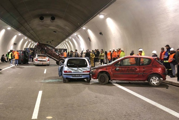 Tunel na zakopiance: ćwiczenia akcji gaszenia pożaru