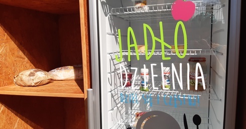 Pierwsza jadłodzielnia w Ożarowie Mazowieckim. Powstała przy sanktuarium