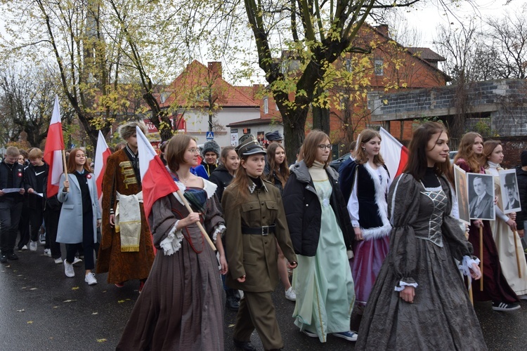 Marsz patriotyczny "Pijarskiej"