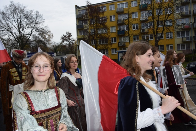 Marsz patriotyczny "Pijarskiej"