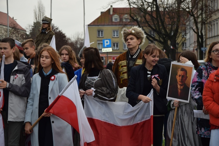 Marsz patriotyczny "Pijarskiej"