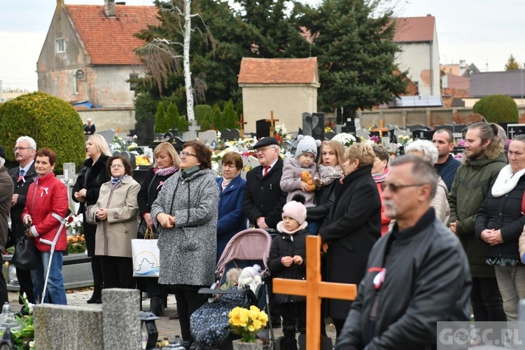 Bytom Odrzański. Poświęcenie nowego nagrobka uczestnika Bitwy o Atlantyk