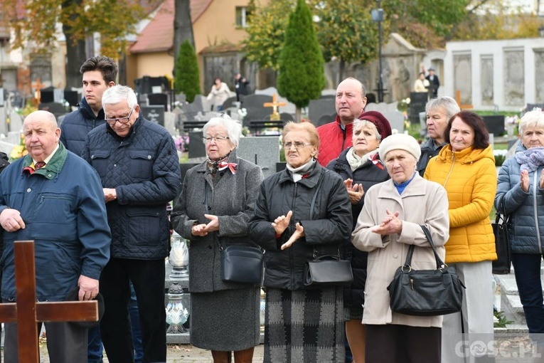 Bytom Odrzański. Poświęcenie nowego nagrobka uczestnika Bitwy o Atlantyk