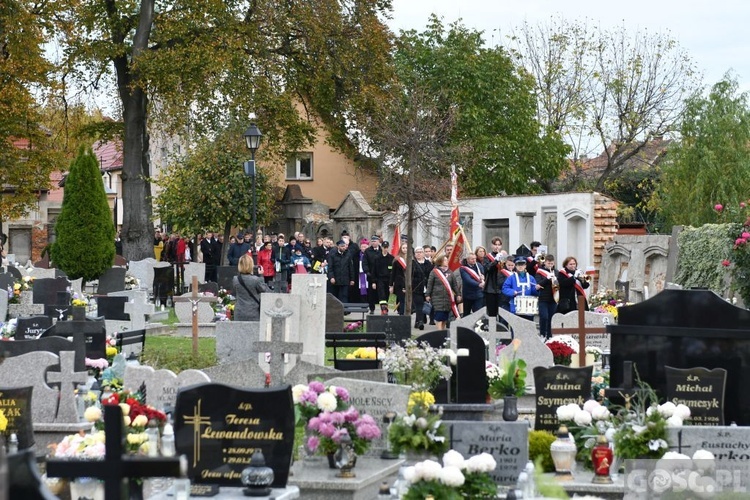 Bytom Odrzański. Poświęcenie nowego nagrobka uczestnika Bitwy o Atlantyk