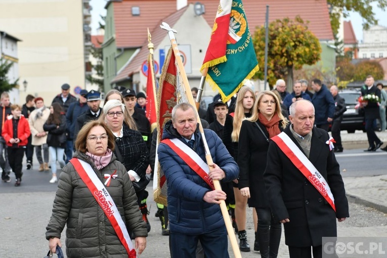Bytom Odrzański. Poświęcenie nowego nagrobka uczestnika Bitwy o Atlantyk