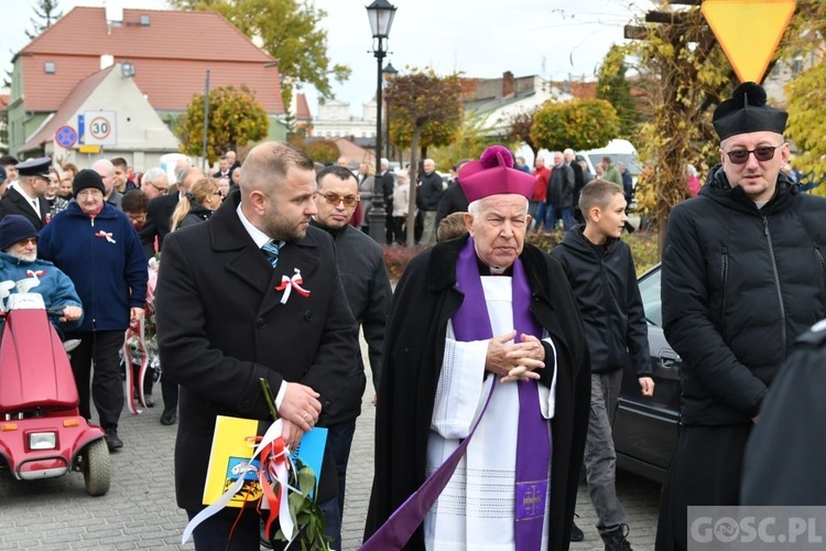 Bytom Odrzański. Poświęcenie nowego nagrobka uczestnika Bitwy o Atlantyk