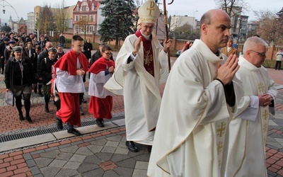 Abp Galbas w Rybniku: Patriotyzm, a nie partiotyzm!